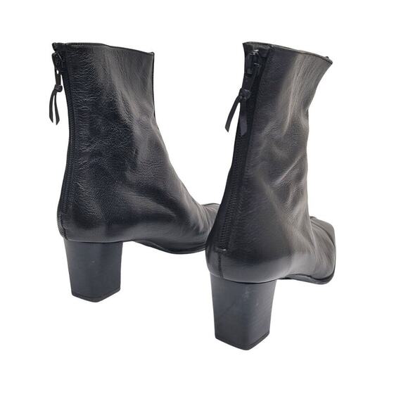 Stuart Weitzman Ankle Boot Black Leather Square Toe Center Zip Back Size 8M - Picture 7 of 9